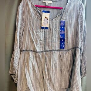 Fever Rayon v-neck blouse with 3/4 sleeves. New with tags